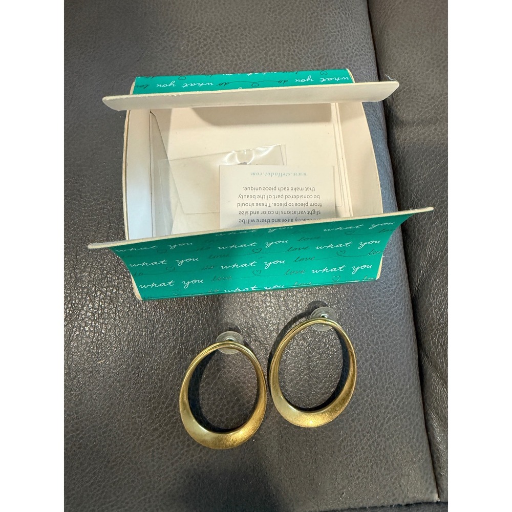 Stella & Dot Gold Tone Matte Oval Hoop Earrings with Original Box